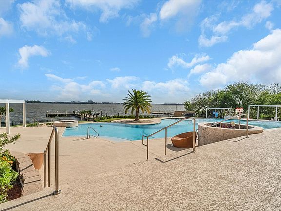 3rd image of 4821 Nasa Pkwy APT 21W