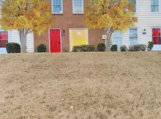 223 High Creek Dr, Roswell, GA 30076