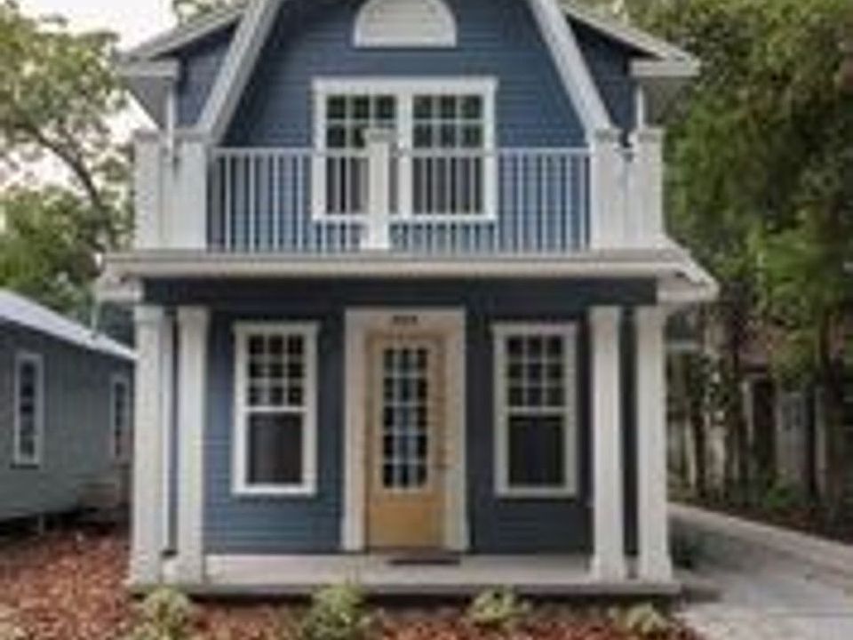1st image of 808 NW 4th Ave