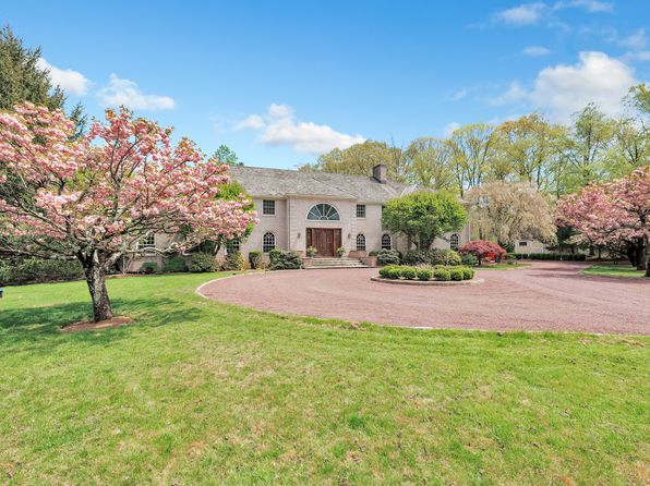 194 Long Close Rd, Stamford, CT 06902