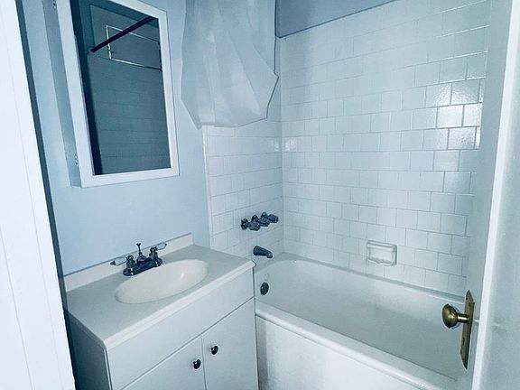 5th image of 314 S Catalina St APT 10