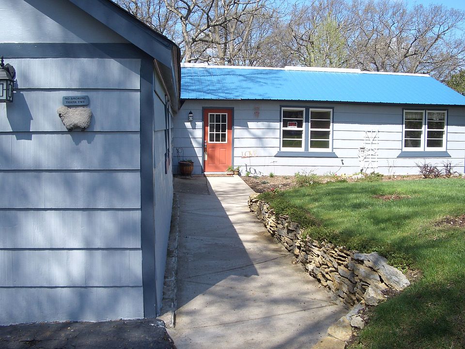 Walkway to Front