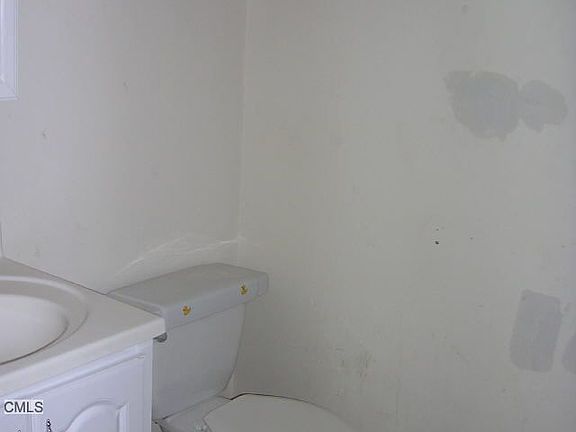3rd image of 5 Woodland Ave APT 5