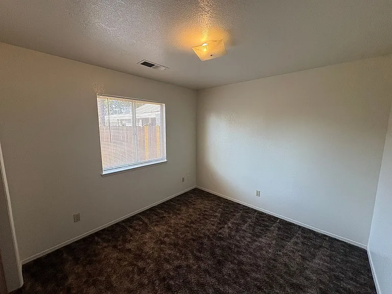 1543 N Willis St — Photo 8
