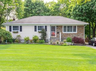 6 Fuoco Rd, Bellport, NY 11713