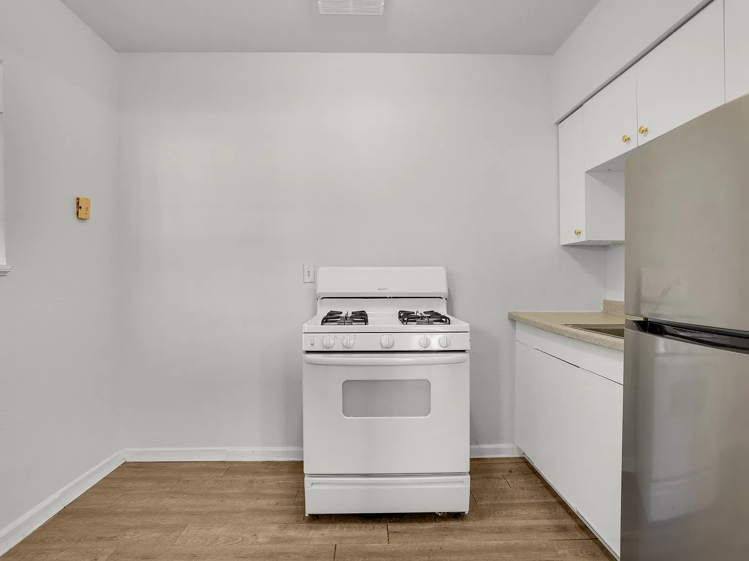 1 bed, 600 sqft, $1,145 — Photo 3