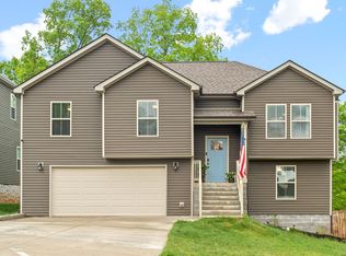 1050 Winesap Rd, Clarksville, TN 37040