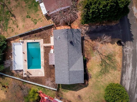 5th image of 189 Milford Dr