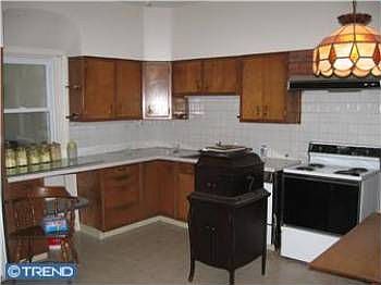 2nd image of 218 W Coulter St