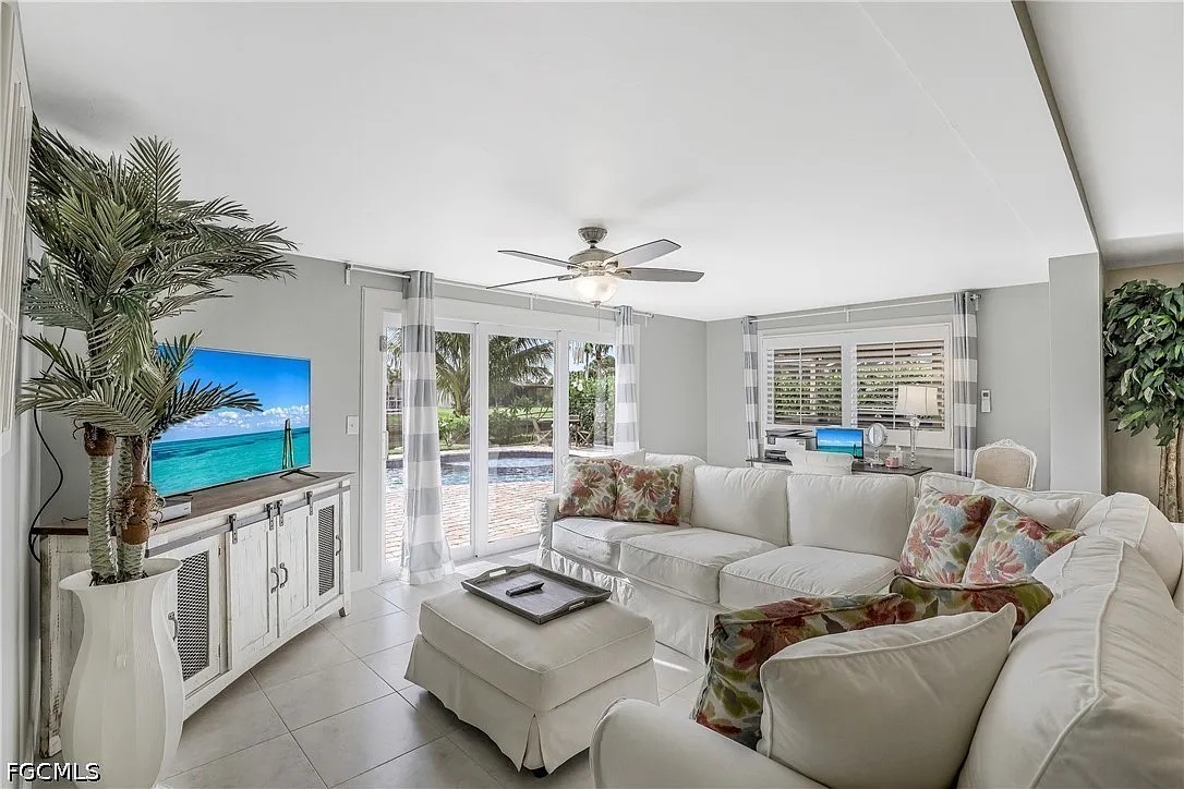 3 bed, 2.0 bath, 1681 sqft, $7,220 — Photo 3