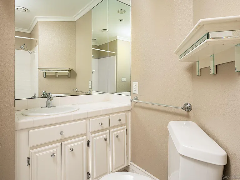 2424 Front St #19 — Photo 27