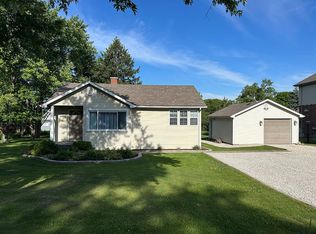 8350 S 84th Ct, Hickory Hills, IL 60457