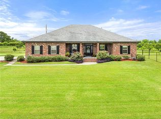 180 Pelican Pl, Belle Chasse, LA 70037