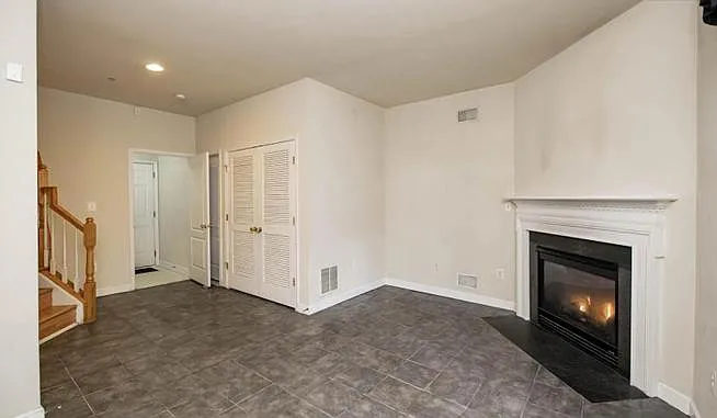3234 Thames Ln — Photo 6