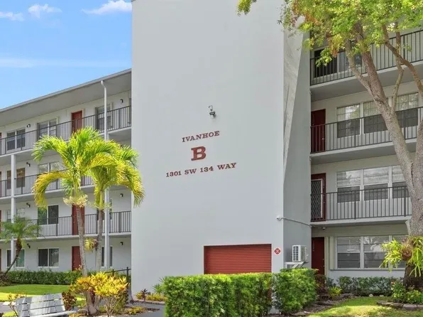 1301 SW 134th Way #104B, Pembroke Pines, FL 33027