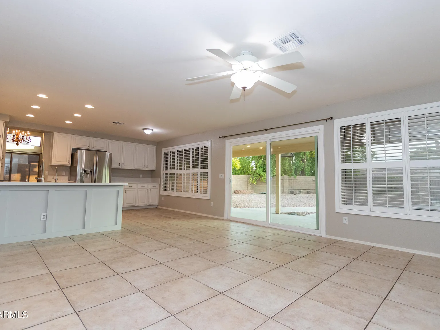 4 bed, 3.0 bath, 2337 sqft, $2,800 — Photo 3