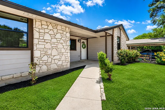 3 bed, 2.0 bath, 1121 sqft, $1,600 — Photo 3