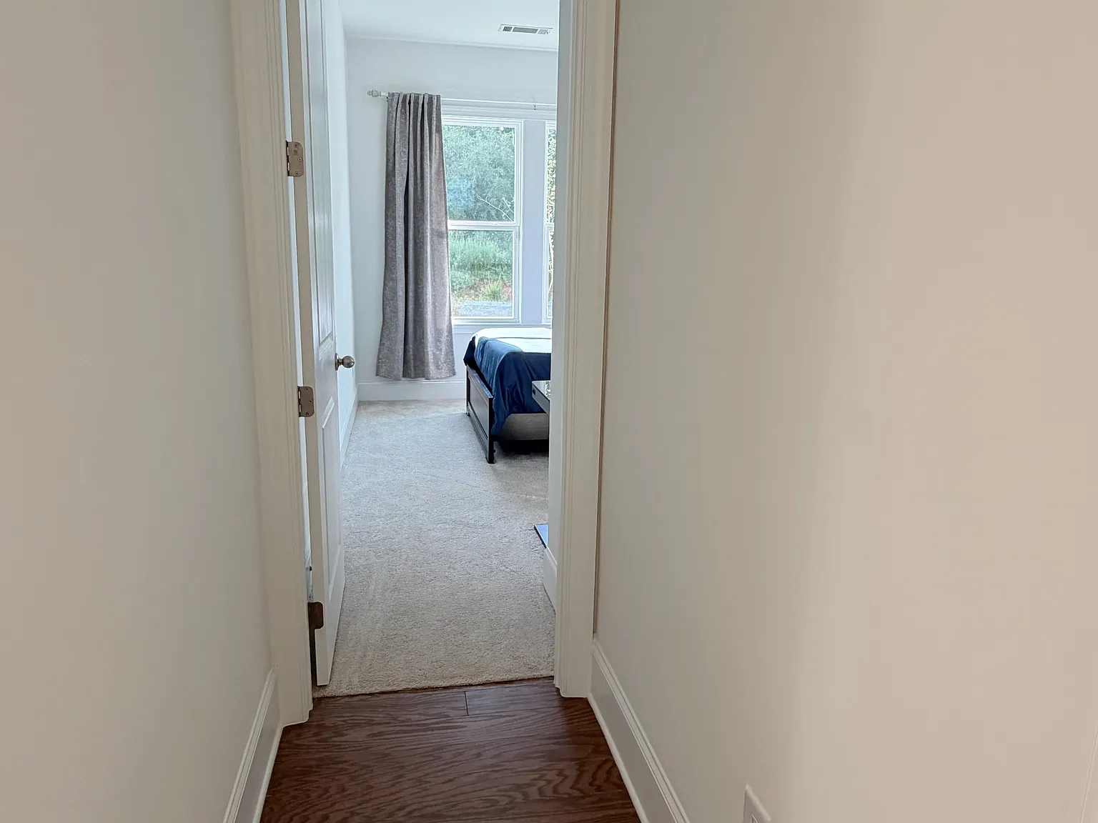 5 bed, 3550 sqft, $1,100 — Photo 1