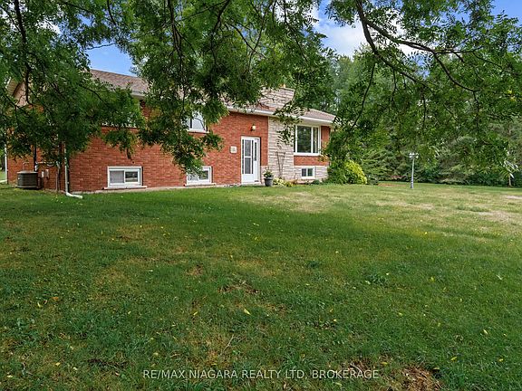 3rd image of 594 Doans Ridge Rd