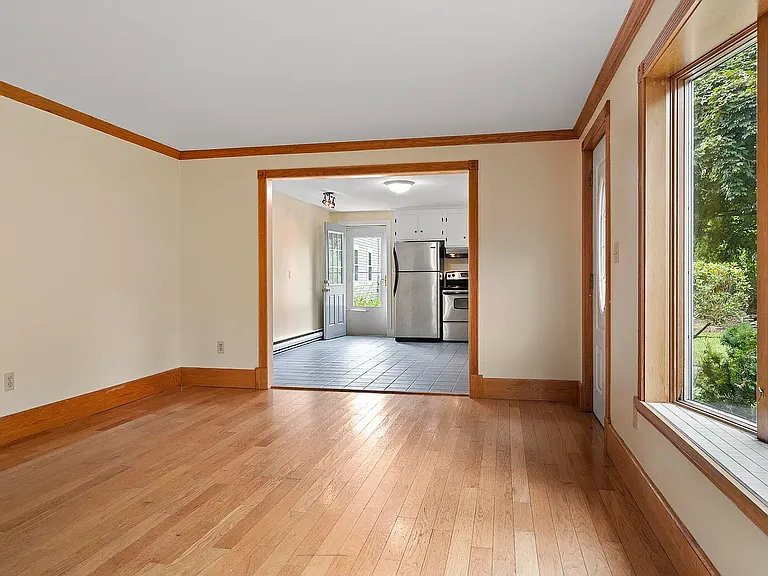 585 Walnut Hill Rd — Photo 18