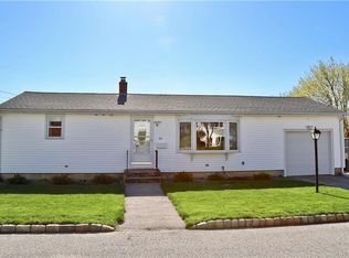 93 Woodland Ave, Cranston, RI 02920