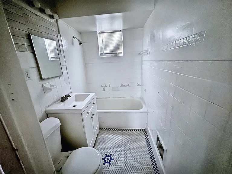 9227 Grayton St — Photo 6