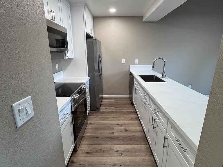 1565 Buttercup Ct — Photo 4