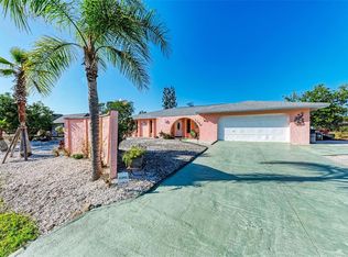 1540 Crest Dr, Englewood, FL 34223