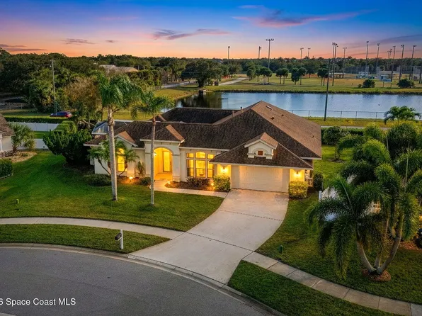 510 Lake Victoria Cir, Melbourne, FL 32940