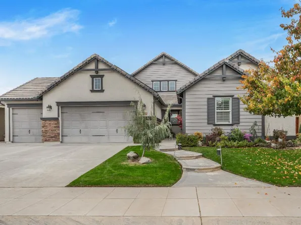 3063 Robinwood Ave, Clovis, CA 93619