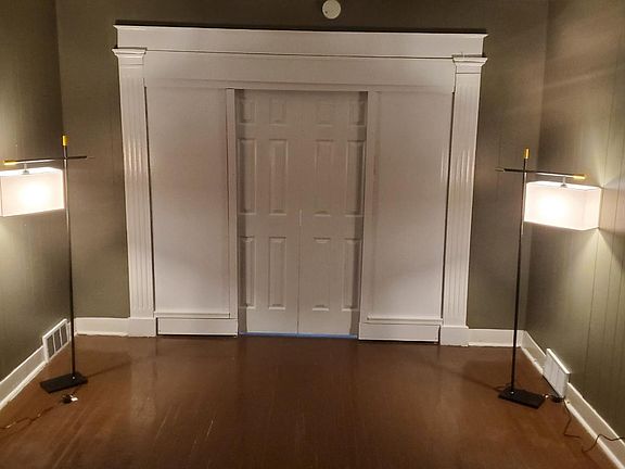 3rd image of 10538 S Avenue L #1
