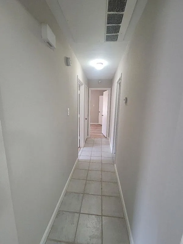 2 bed, 2.0 bath, 1026 sqft, $1,600 — Photo 4
