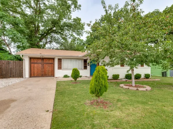 2523 Helmet St, Irving, TX 75060
