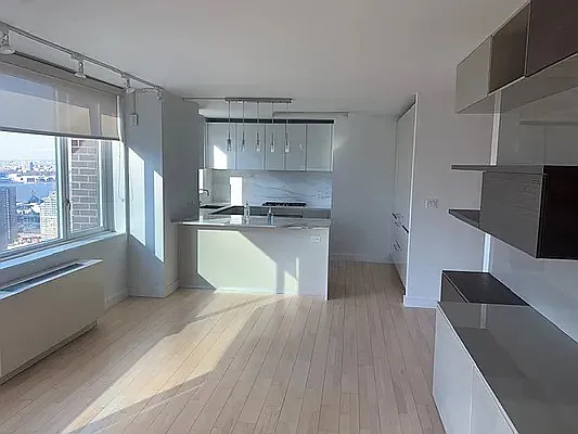 Rented by Marc Alloul, LREB | media 25