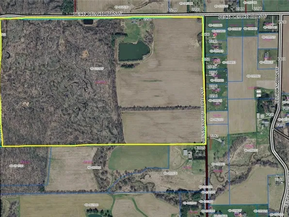 2271 Peck Leach Rd, North Bloomfield, OH 44450
