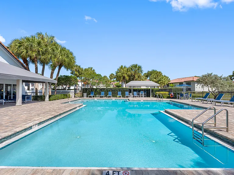 Boca Arbor Club Apartments — Photo 45