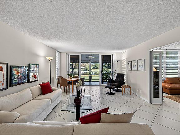 4th image of 808 Cypress Boulevard #203