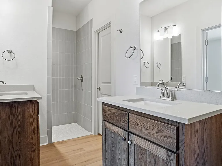 307 Railroad Ave — Photo 21