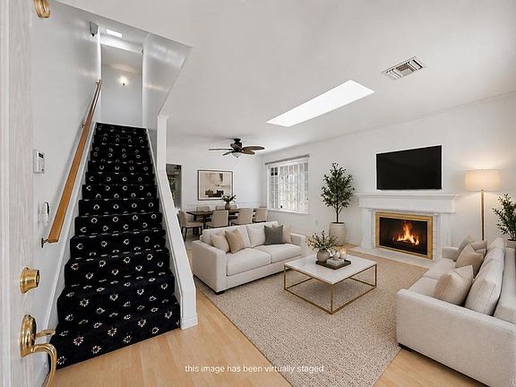 5th image of 962 Woodgrove Dr