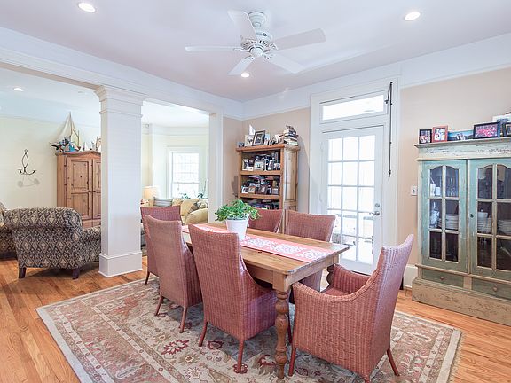 Separate formal dining