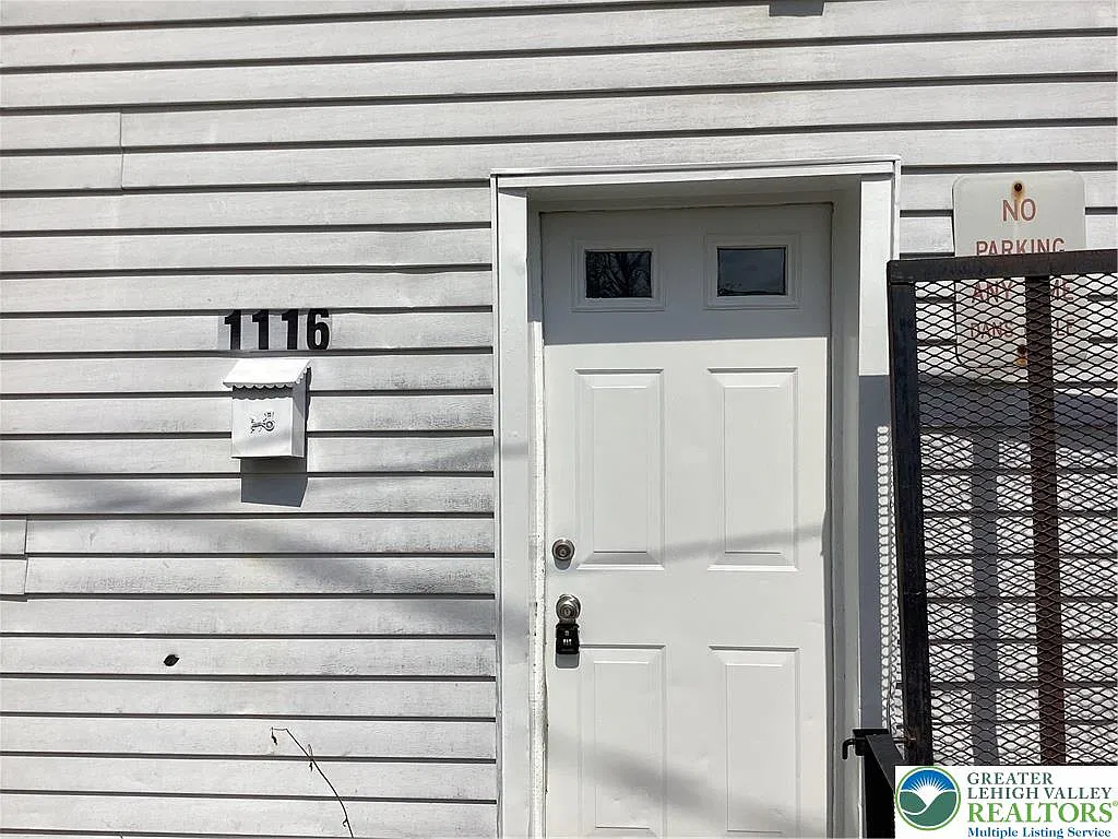 1 bed, 1.0 bath, 750 sqft, $1,250 — Photo 2