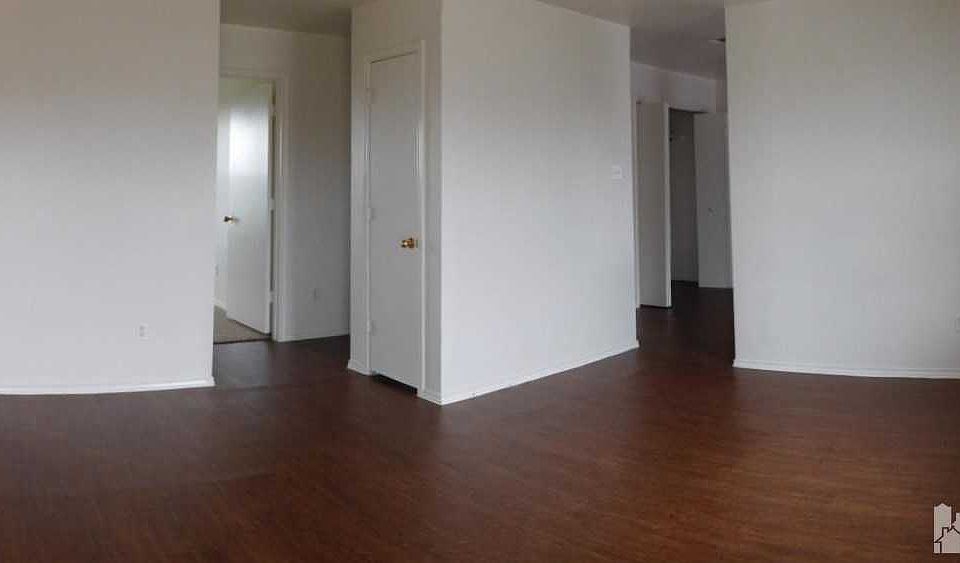 2nd image of 1109 Horizon Dr APT C