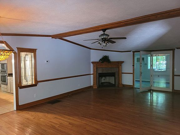 5th image of 3248 Arbor Dr