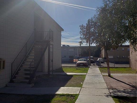 2nd image of 2928 Poplar Ave APT 1