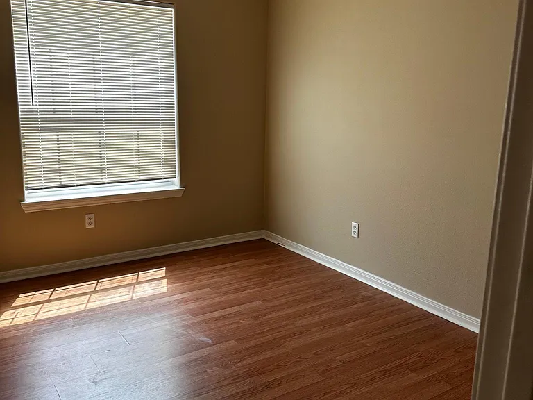 139 Sherwood Dr #D — Photo 9
