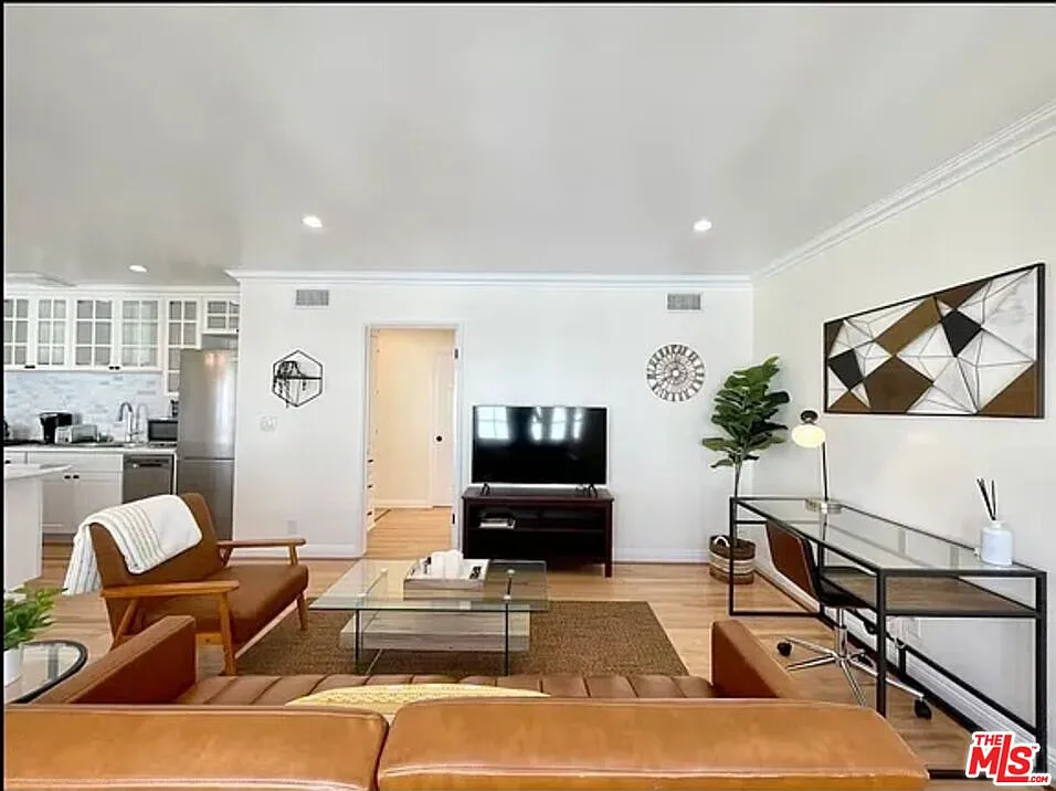 2 bed, 2.0 bath, $11,000 — Photo 1