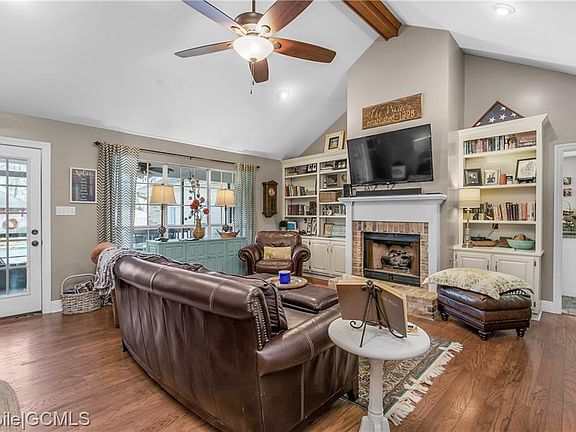 2nd image of 3775 Arlington Oaks Dr