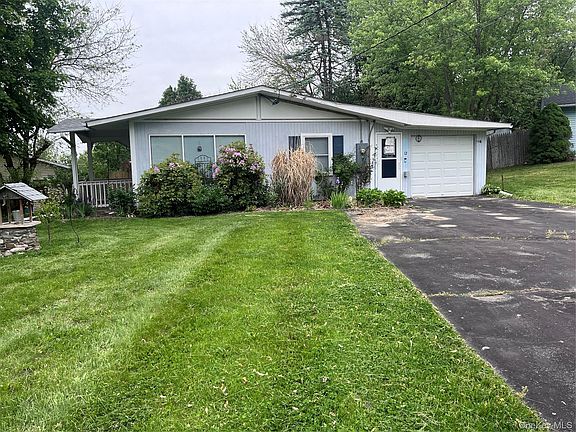 3rd image of 12 Briarwood Crescent