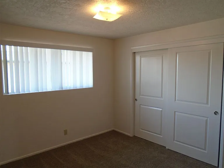 1125 Wyatt Ave #5 — Photo 8