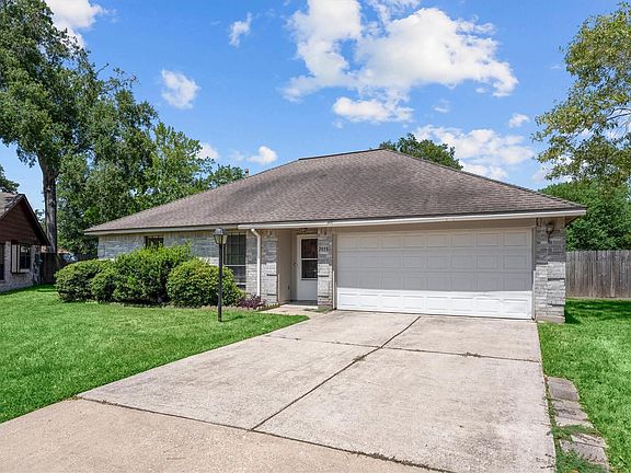 2nd image of 2035 Woodhue Dr